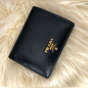 Authentic PRADA 🖤 Small Saffiano Leather Wallet